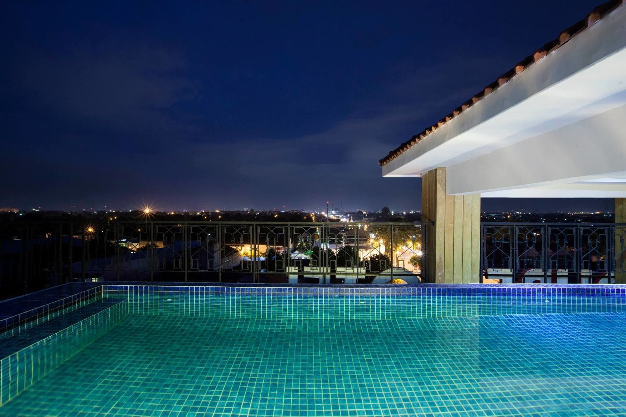 The Cube Hotel Malioboro, Azana Hotels Collection Yogyakarta Dış mekan fotoğraf